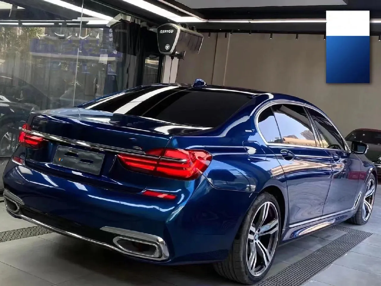 Gloss Metallic Indigo Blue Vinyl Wrap