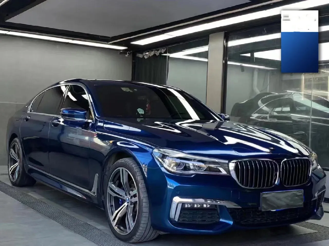Gloss Metallic Indigo Blue Vinyl Wrap