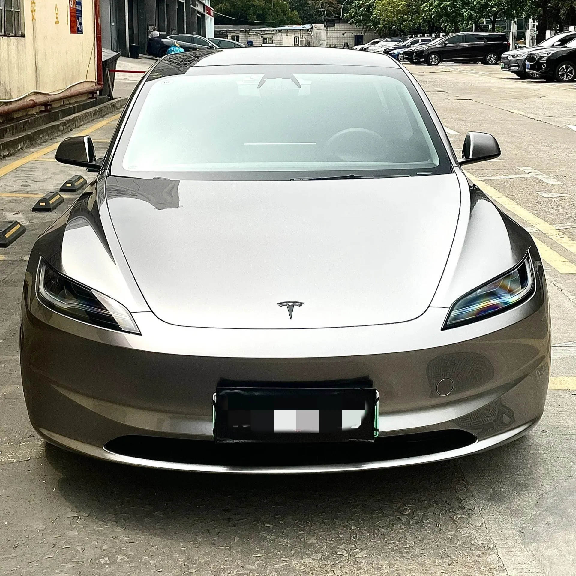 Gloss Metallic Liquid Chrome Gray Car Wrap
