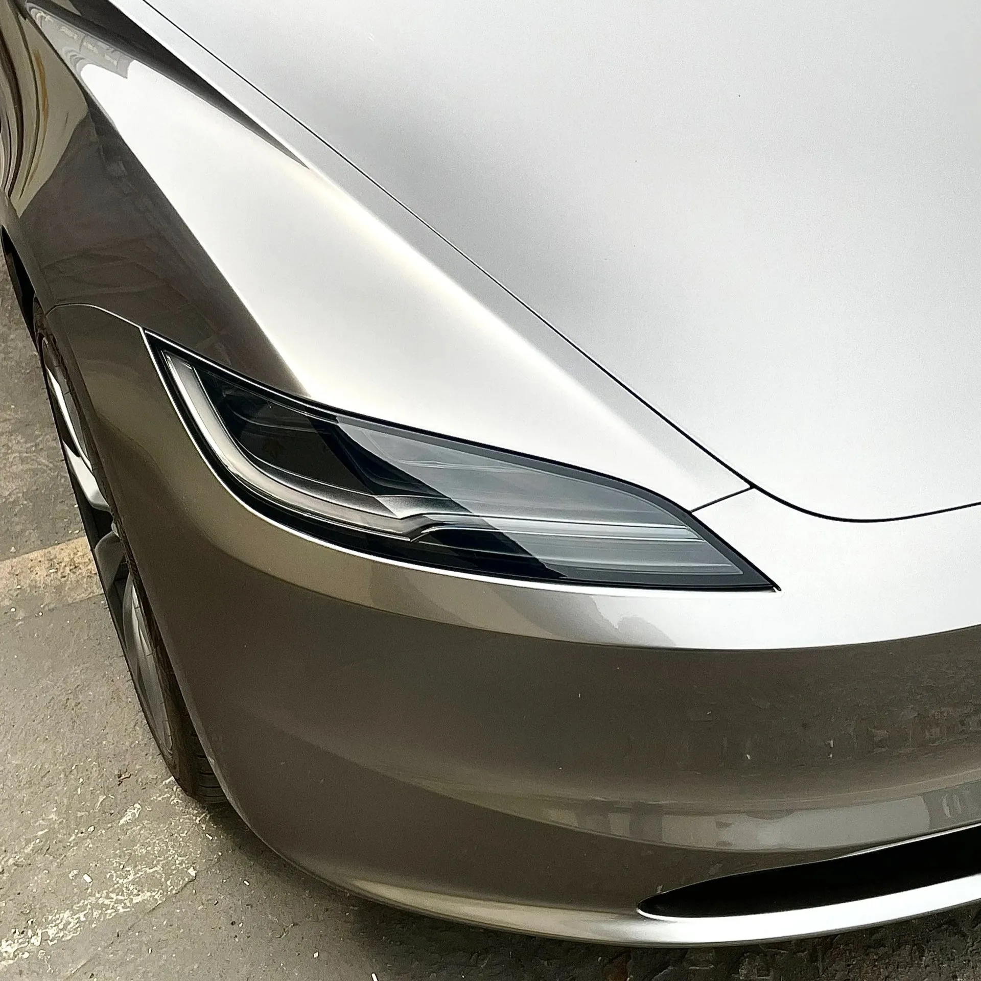 Gloss Metallic Liquid Chrome Gray Car Wrap