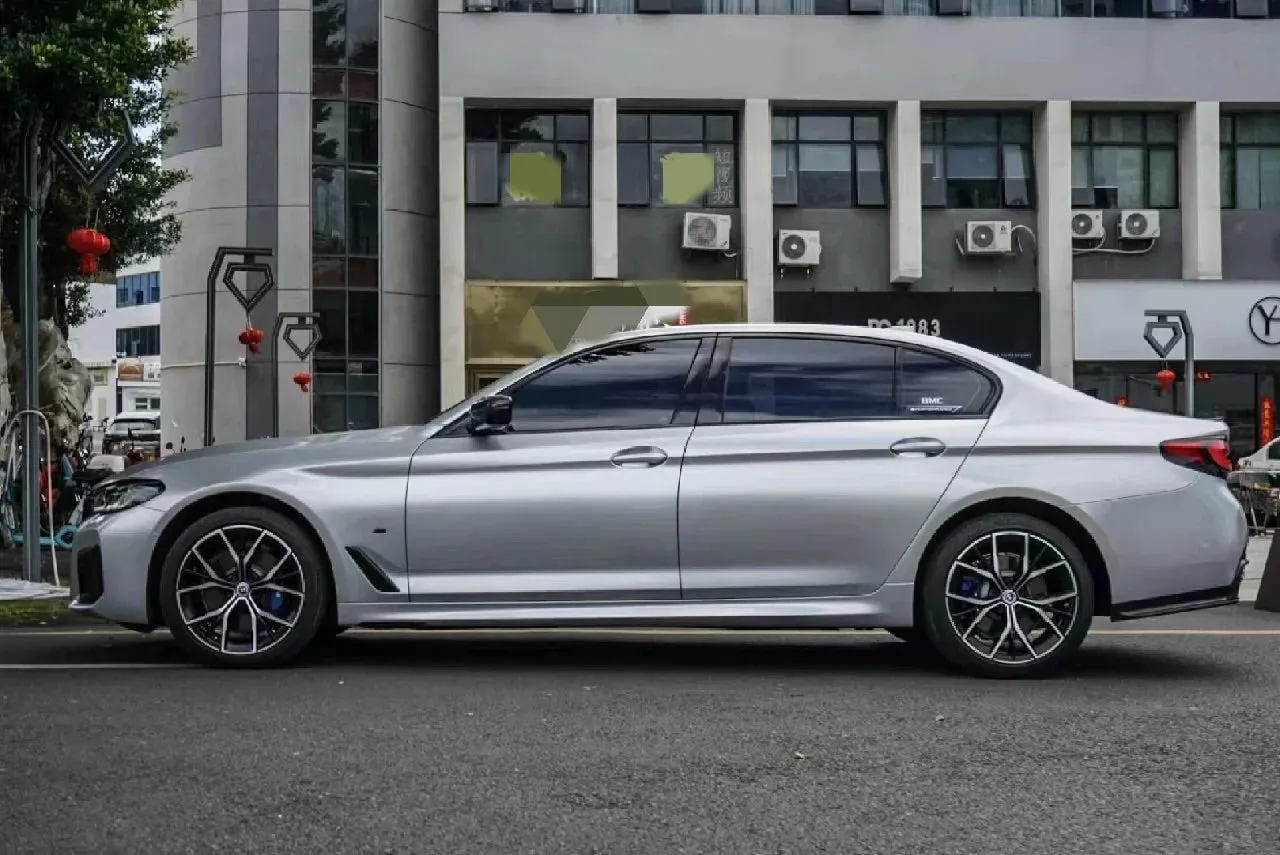 Gloss Metallic Titanium Silver Car Wrap