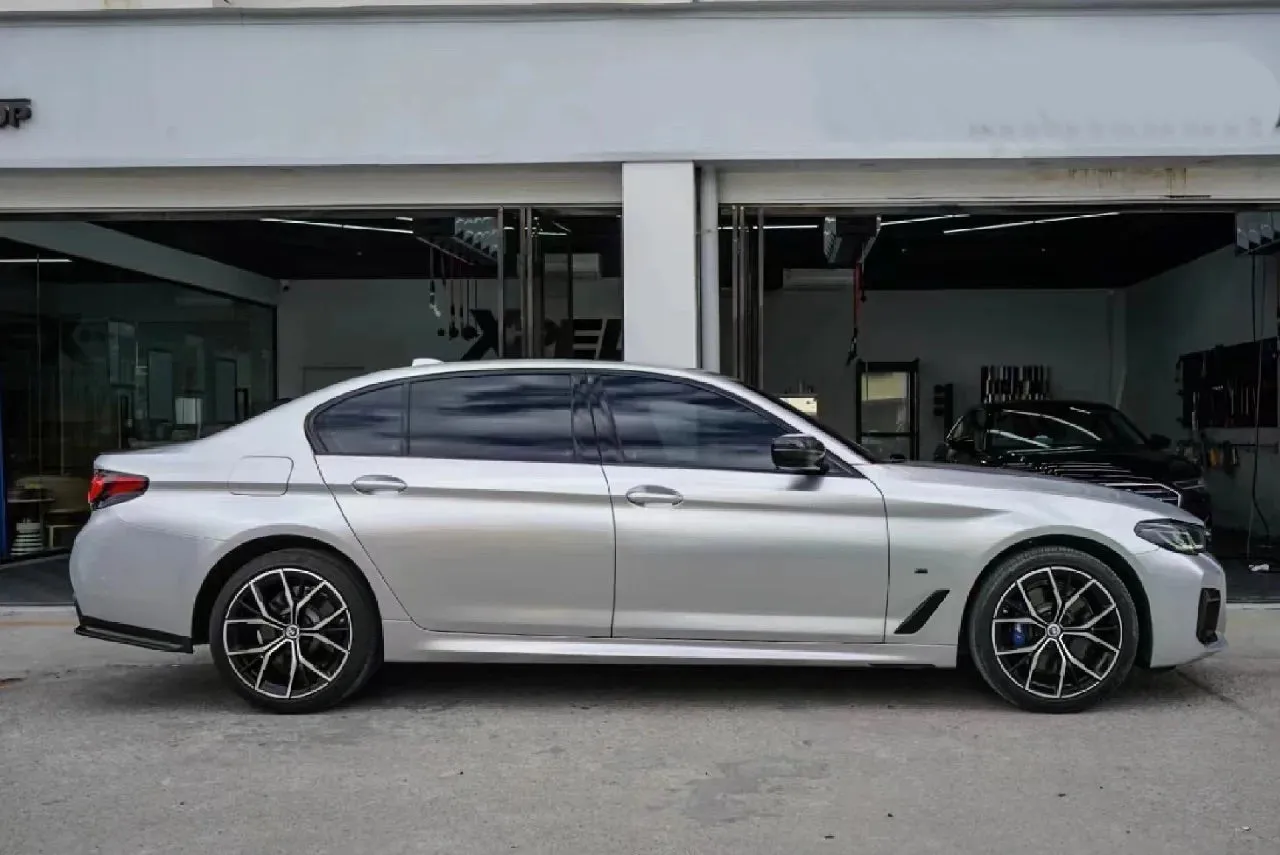 Gloss Metallic Titanium Silver Car Wrap