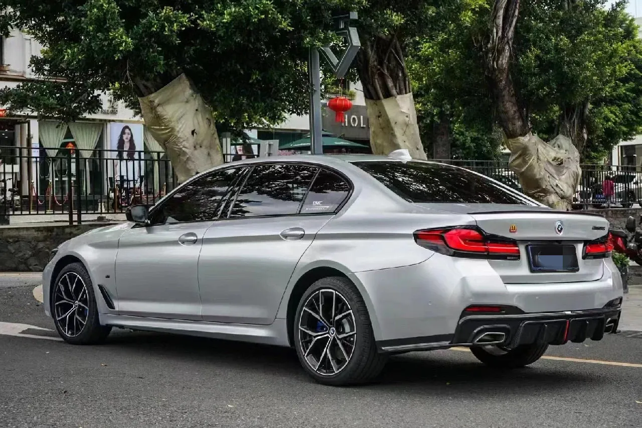 Gloss Metallic Titanium Silver Car Wrap