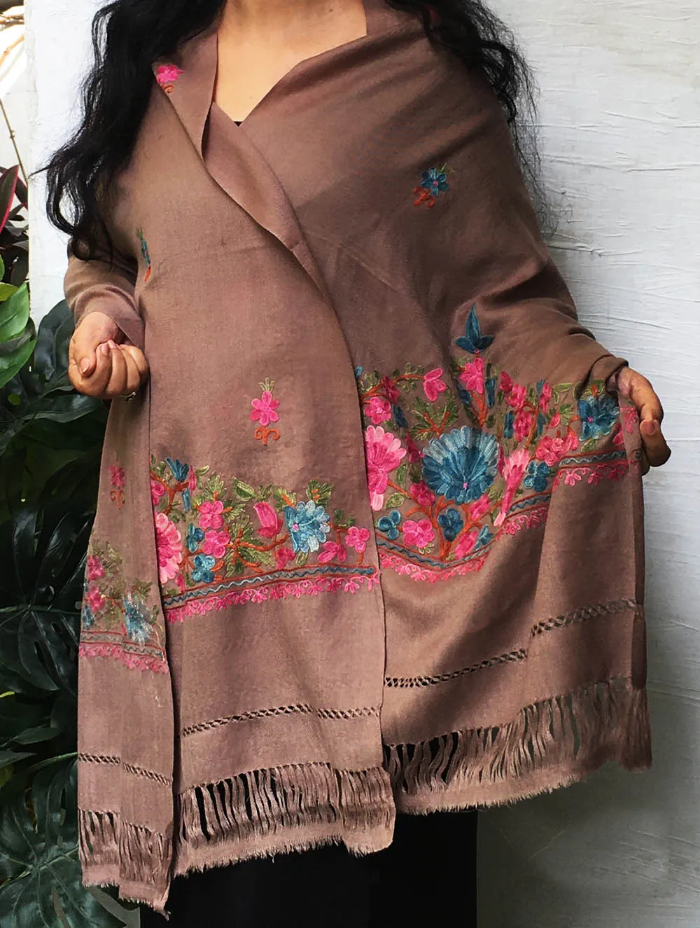 Kashmiri Ari Embroidered Stole - Pale Brown