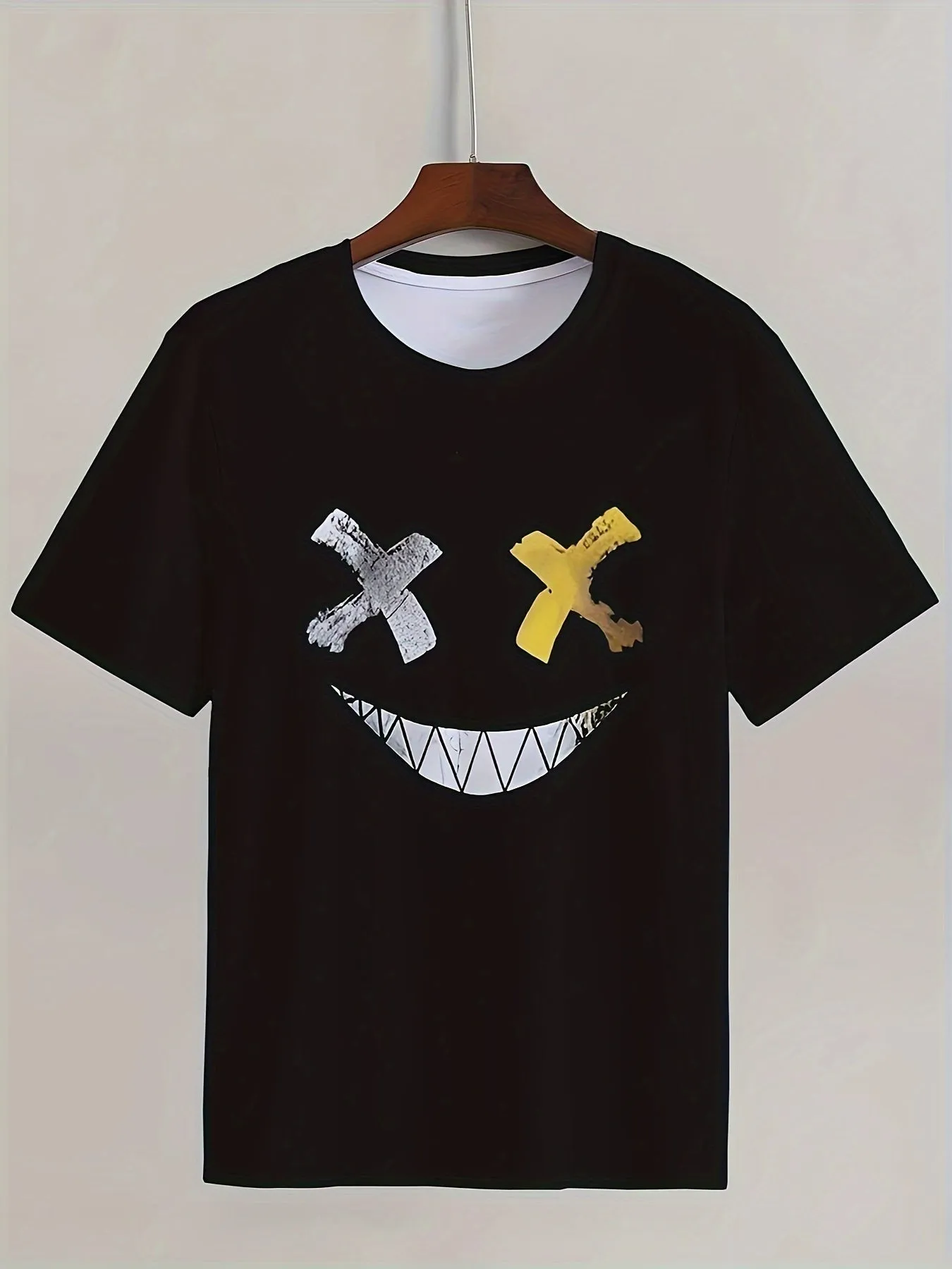 Men's Casual Round Neck T-shirt With Abstract Facial Pattern, And A Fitted Cut