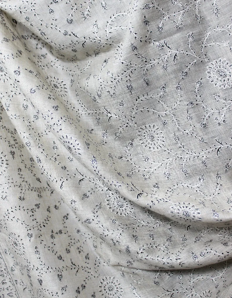 Silver Pashmina With Sozni Work 5723
