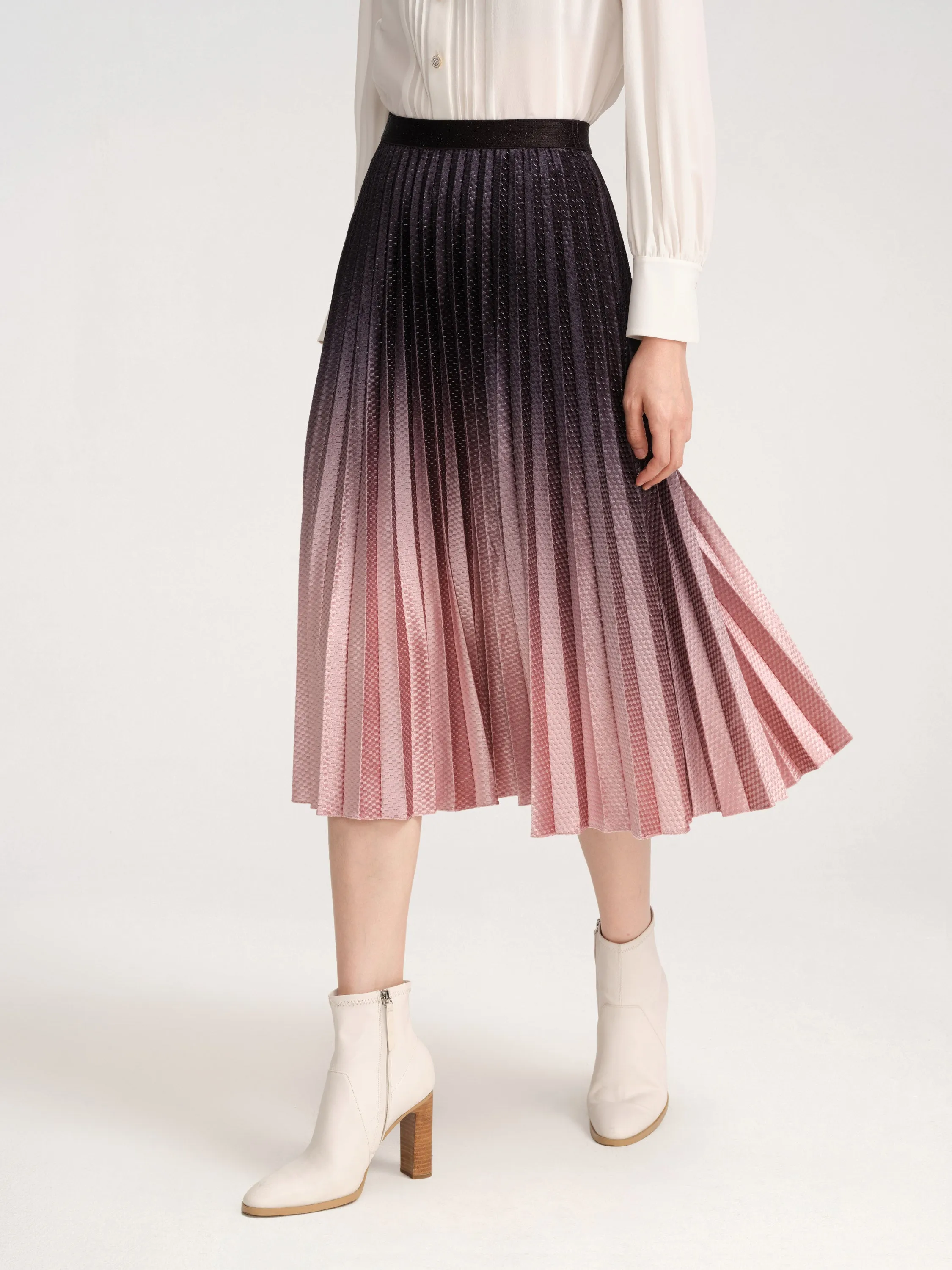 YAYING Gradient Pleated Midi Skirt